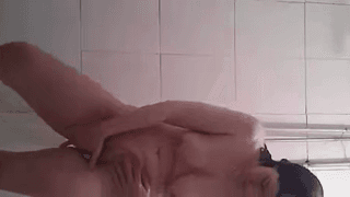 حمام کردن و دلبری میلف حشری ایرانی