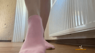 فوت فتیش و تحقیر با جوراب صورتی