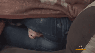 خودارضایی زیر پتو از خواهرش