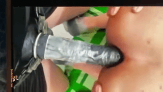 گاییدن پسر ایرانی با دیلدو